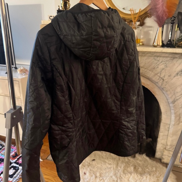 Patagonia Women's Nano Puff® Hoody Large in Black - Picture 8 of 8